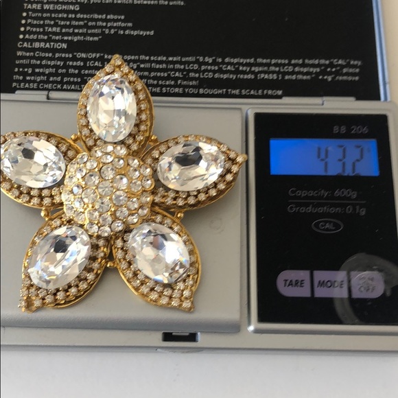 Signed Cara N.Y. Large Gold tone Brooch Bling - Picture 5 of 7